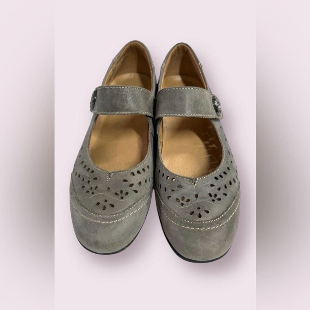 Spring Step, Mary Jane, Size 8.5 - Picture 2 of 9